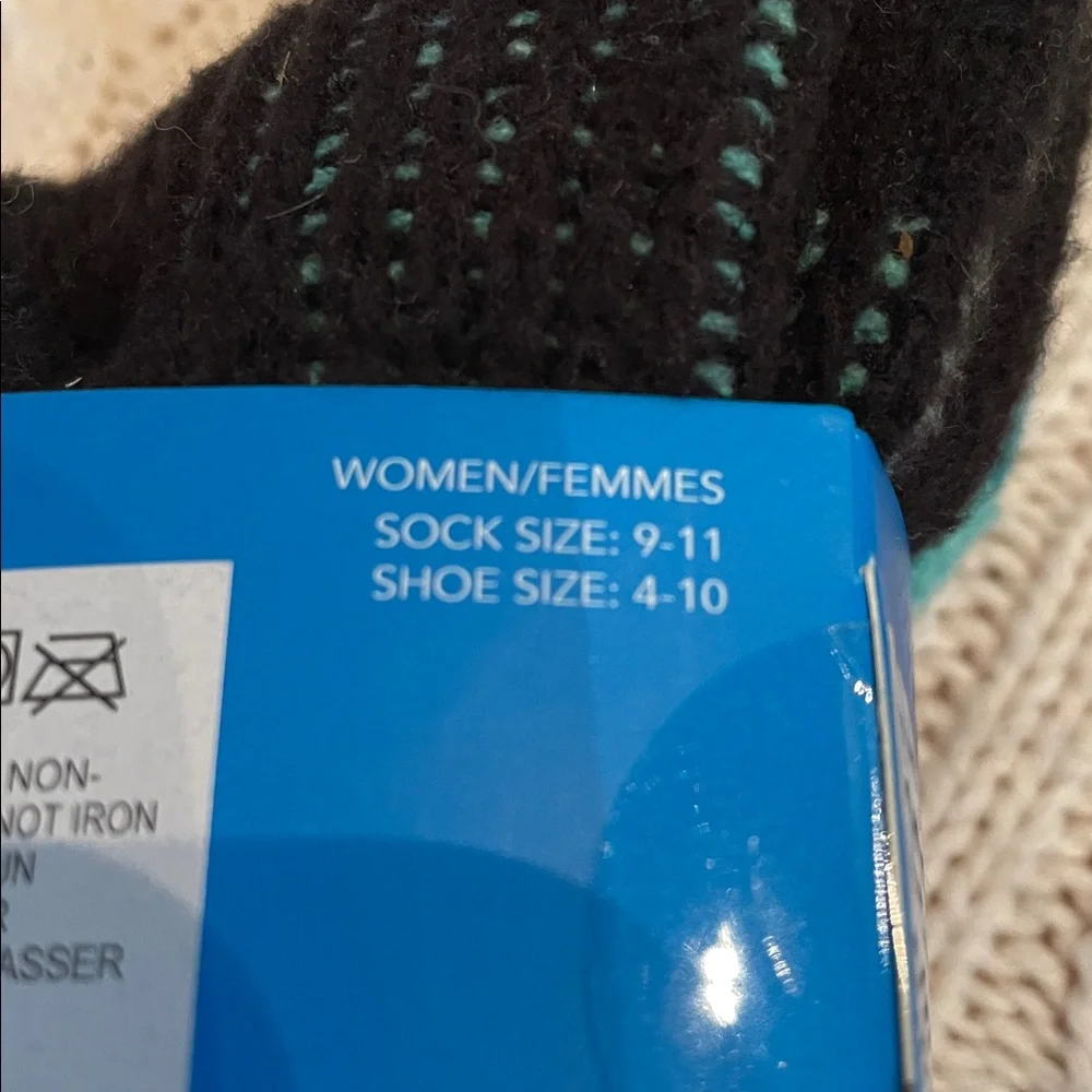 NWT Women’s Columbia 9-11 sock size Super soft Crew Mi-Chaussettes 2 prs